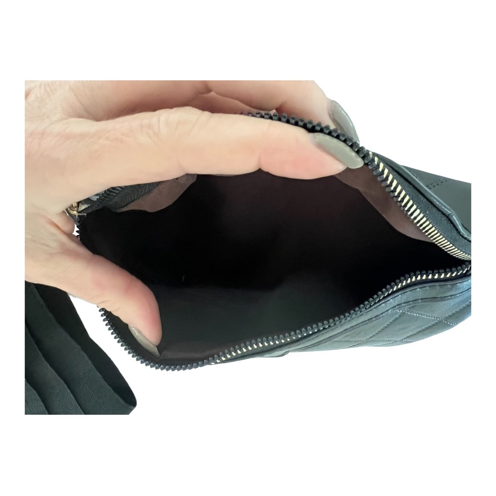 crossbody crescent bag sling Gold black adjustable strap chain detail - Picture 7 of 10